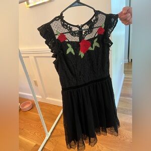 Snow White dress from Macys. Size small.  Juniors